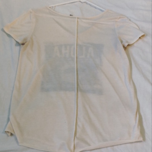 Ripcurl like new✨ beachy tshirt - Picture 4 of 6